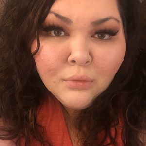 Meet your Posher, Elle Gagner